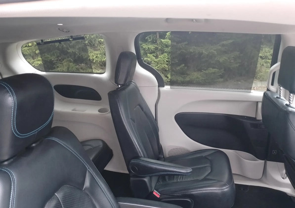 Chrysler Pacifica cena 139000 przebieg: 60327, rok produkcji 2021 z Białystok małe 667